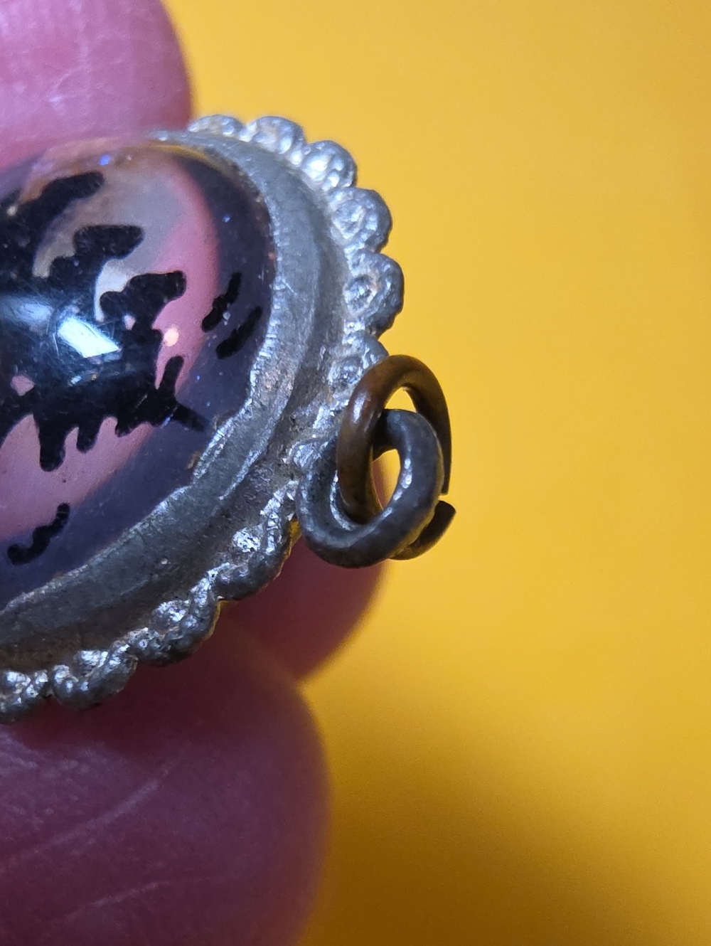 Art Deco Vintage Morpho Butterfly Wing Pendant w/ Painted Reverse ▪︎ Unmarked - Picture 4 of 7